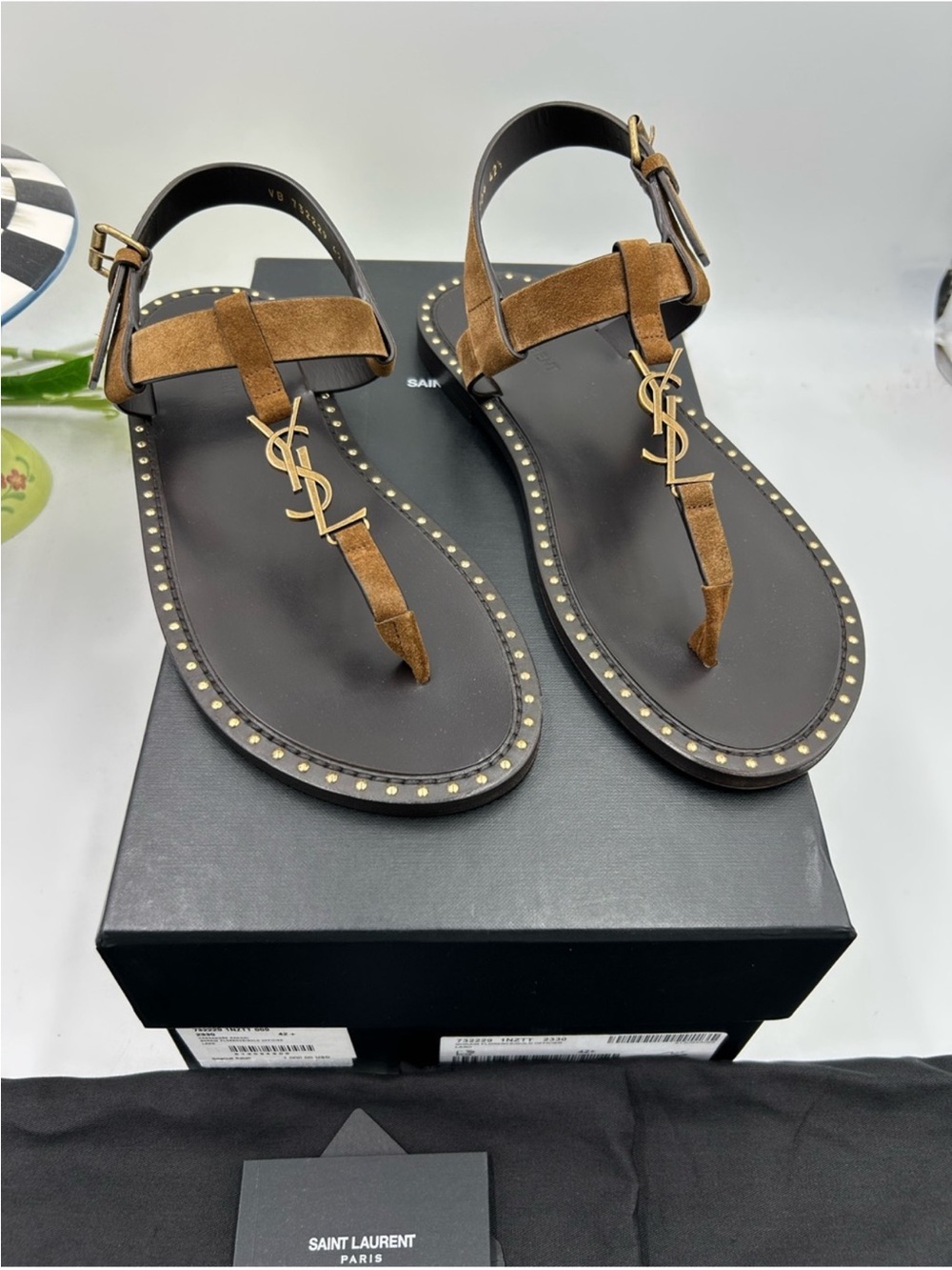 Saint Laurent Brown Suede T-Strap Logo Sandals CASSANDRE. Size 43